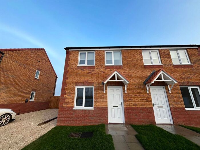 3 Bedroom Semi-Detached House To Rent In Sidings Road, Grimsby, DN31