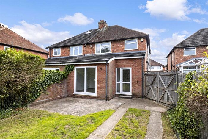 3 Bedroom House To Rent In Whitemore Road, Guildford, GU1