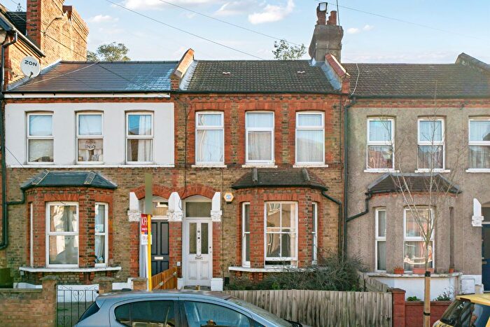 2 Bedroom Flat For Sale In Eardley Road, Streatham, London, SW16