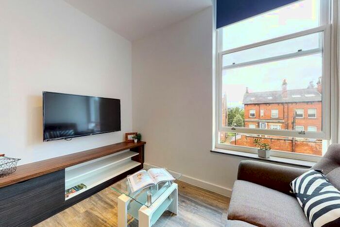 1 Bedroom Flat To Rent In Hyde Terrace, Leeds, LS2