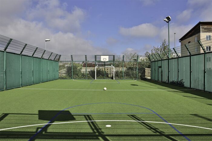 6 Bedroom Terraced House To Rent In Faraday Road, NG7