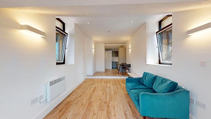 1 Bedroom Flat To Rent In New Horizons Court, Brentford, TW8