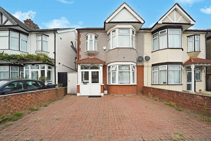 5 Bedroom Semi Detached House For Sale In Wycombe Road, Ilford, IG2