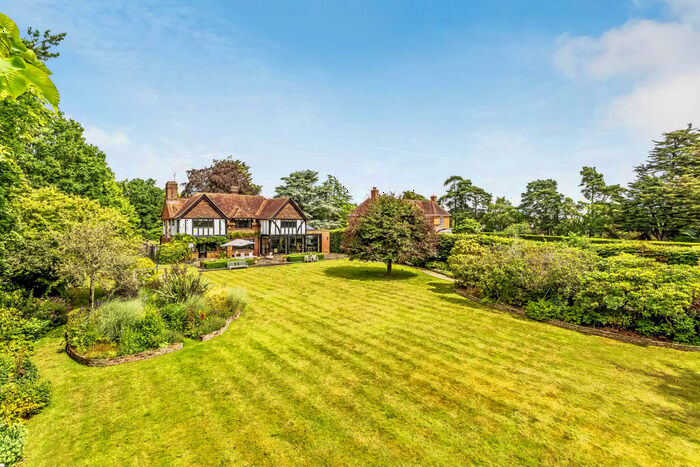 5 Bedroom Detached House For Sale In Westerham Road, Oxted, RH8