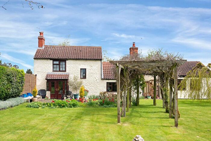 3 Bedroom Detached House For Sale In Sunnyside Cottage, Manthorpe, PE10