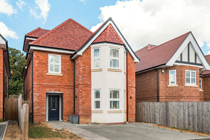 5 Bedroom Detached House For Sale In Brunswick Close, Epsom, KT17
