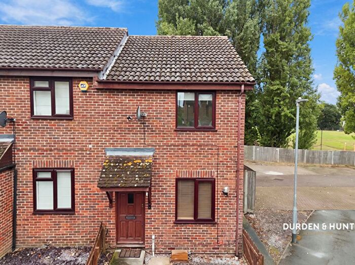 2 Bedroom End Of Terrace House For Sale In Alderwood Close, Abridge, RM4