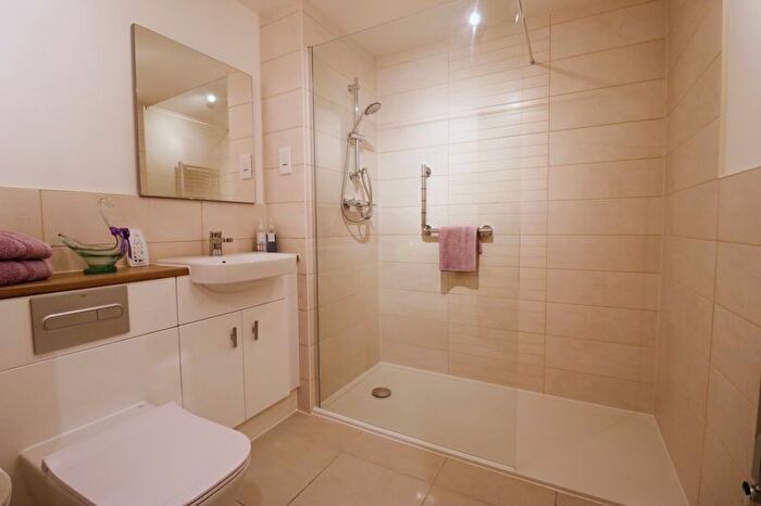 1 Bedroom Flat For Sale In Jupiter House, Hindhead Knoll, Walnut Tree, Milton Keynes, MK7
