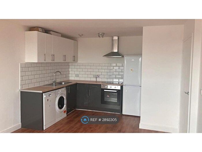2 Bedroom Flat To Rent In City Gate House, Ilford, IG2