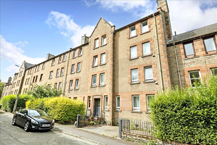 2 Bedroom Flat For Sale In / South Sloan Street, Edinburgh, EH6