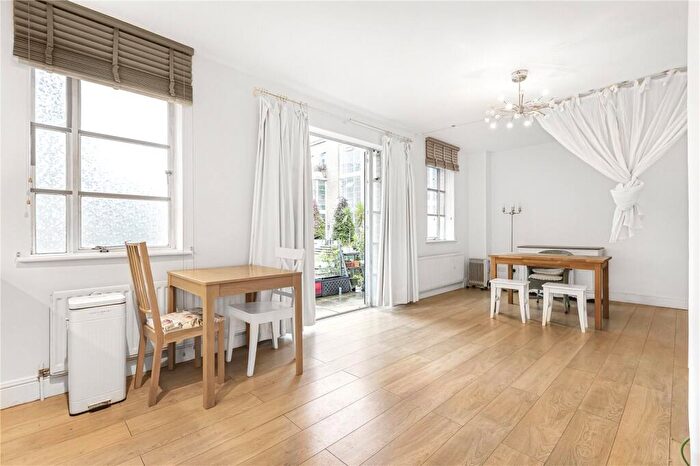 2 Bedroom Apartment To Rent In Roy Square, London, E14