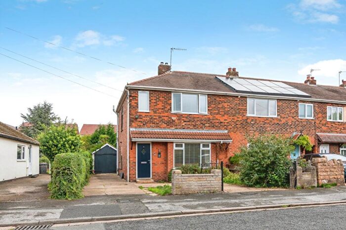 2 Bedroom Terraced House For Sale In Linden Grove, Gedling, Nottinghamshire, NG4