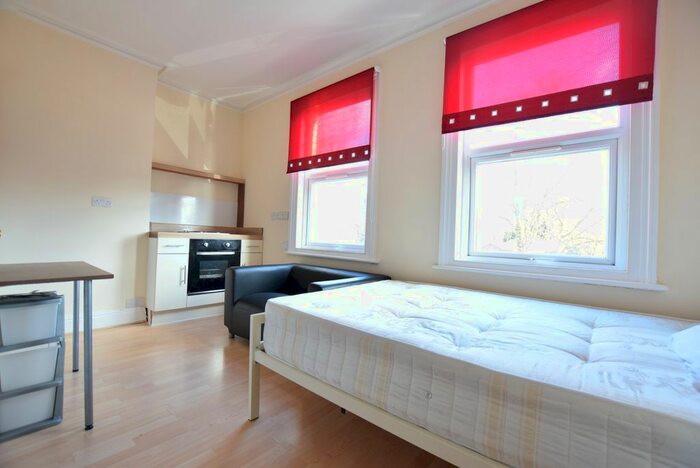 Studio To Rent In Whitley Street, Reading, RG2