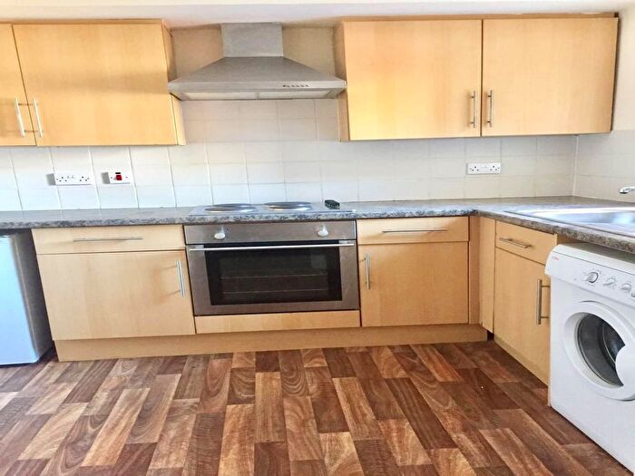 1 Bedroom Flat To Rent In / Mid Row, Dundee, DD3