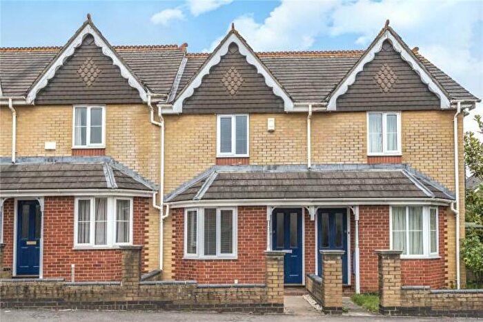 2 Bedroom Terraced House To Rent In Roosevelt Drive, Headington, OX3