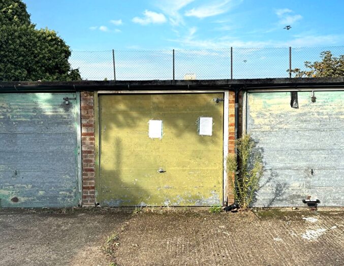 Garage / Parking For Sale In Garage St. Mary's Approach, Manor Park, E12