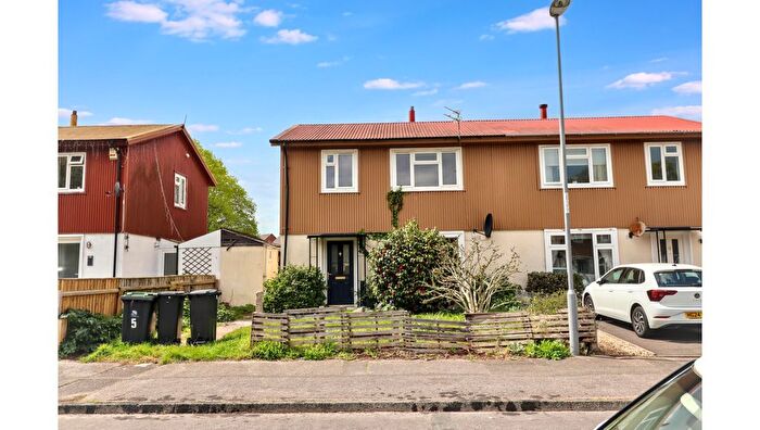 3 Bedroom Property For Sale In Slinn Road, Christchurch, Dorset, BH23