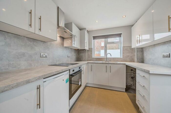 2 Bedroom Semi-Detached House To Rent In Priestwood Avenue, Bracknell, Berkshire, RG42