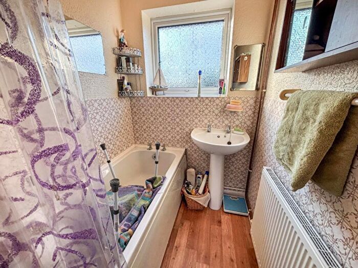 3 Bedroom Bungalow For Sale In Willow Close, Gainsborough, DN21