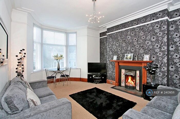 2 Bedroom Flat To Rent In Forest Avenue, Aberdeen, AB15