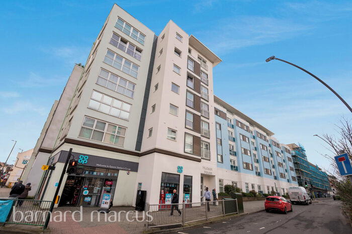 2 Bedroom Flat To Rent In Station Approach, Epsom, KT19