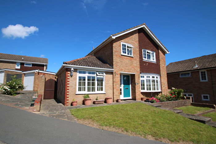 4 Bedroom House To Rent In Bullfinch Road, Selsdon, CR2