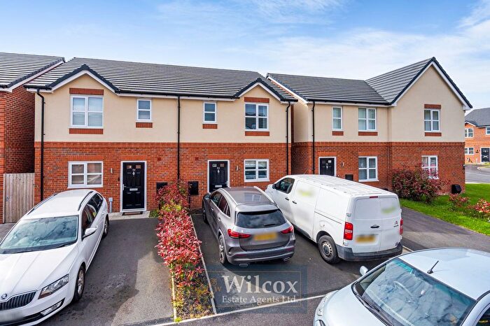3 Bedroom Semi-detached House For Sale In Elderfield Road, Bolton, BL3