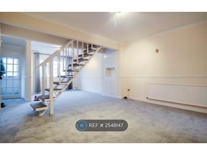 2 Bedroom Terraced House To Rent In Swindon, Swindon, SN1