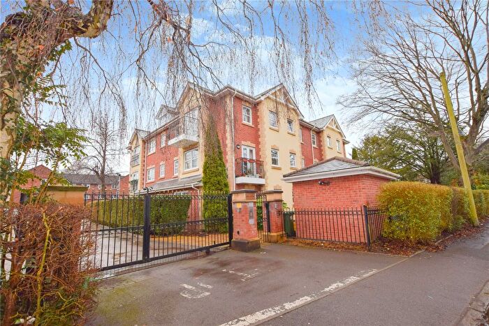 2 Bedroom Flat For Sale In Kings Road, Sale, Greater Manchester, M33