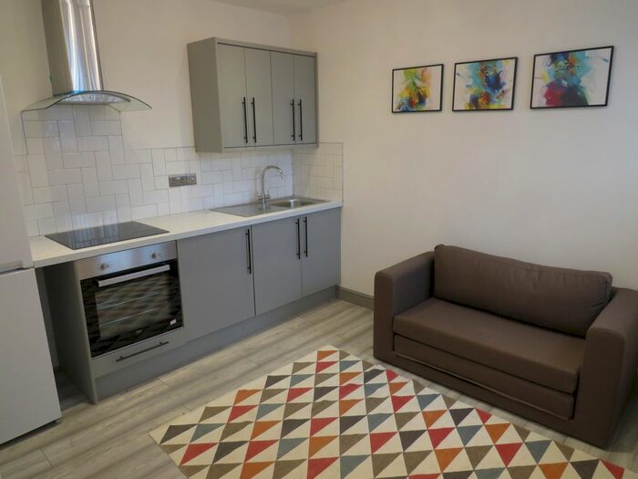 1 Bedroom Flat To Rent In Pomeroy Street, Cardiff CF10