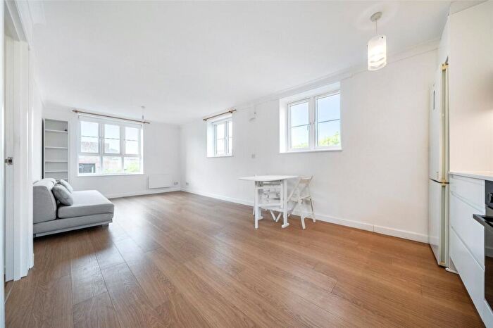 2 Bedroom Apartment To Rent In Finland Street, Surrey Docks, SE16