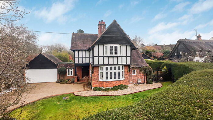 4 Bedroom Detached House For Sale In Epping Road, Roydon, CM19