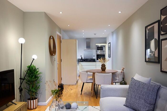 1 Bedroom Flat For Sale In Ability Place, Millharbour, London, Greater London, E14