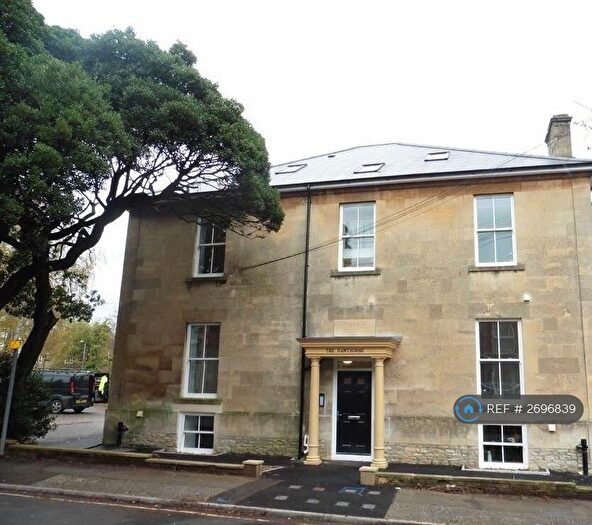 2 Bedroom Flat To Rent In The Hawthorns, Chippenham, SN15