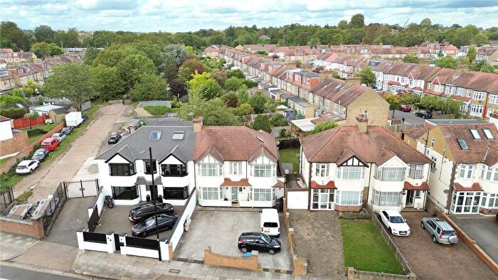 6 Bedroom Semi-Detached House For Sale In Ridge Avenue, Winchmore Hill, N21