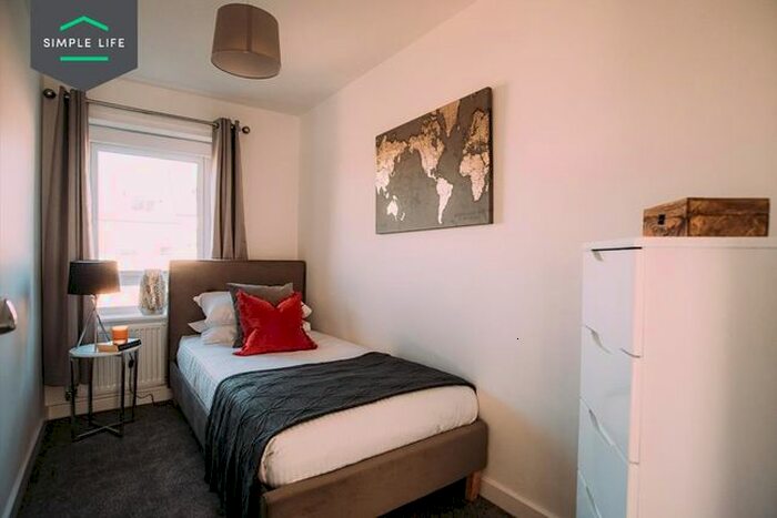 4 Bedroom Semi-Detached House To Rent In Medway Close, Sheffield, S2