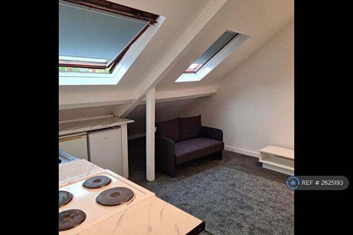 1 Bedroom Flat To Rent In Oakfield Street, Cardiff, CF24