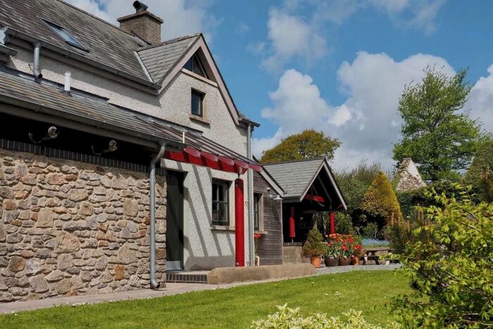 2 Bedroom Cottage To Rent In Beili, Hushwing Living, St Florence, SA70