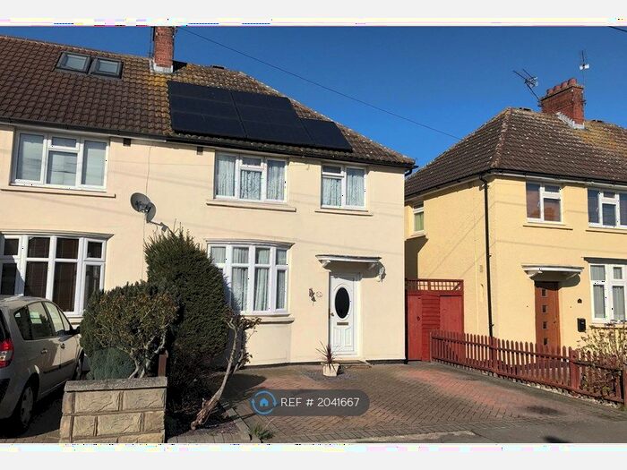 3 Bedroom Semi-Detached House To Rent In Springfield Park Avenue, Chelmsford, CM2