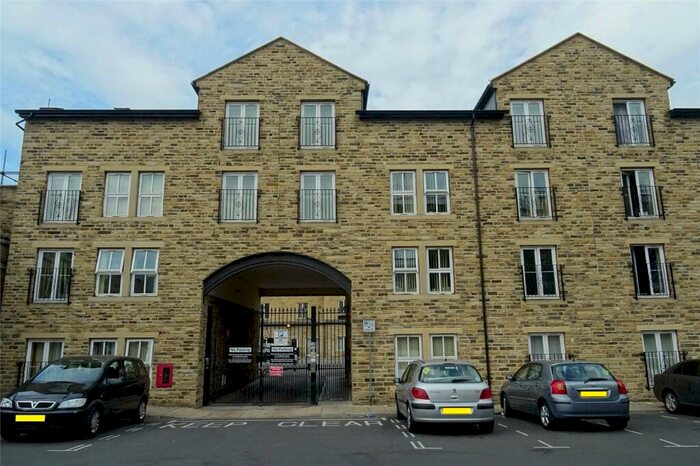 2 Bedroom Apartment To Rent In Rawson Buildings, Rawson Road, Bradford, West Yorkshire, BD1