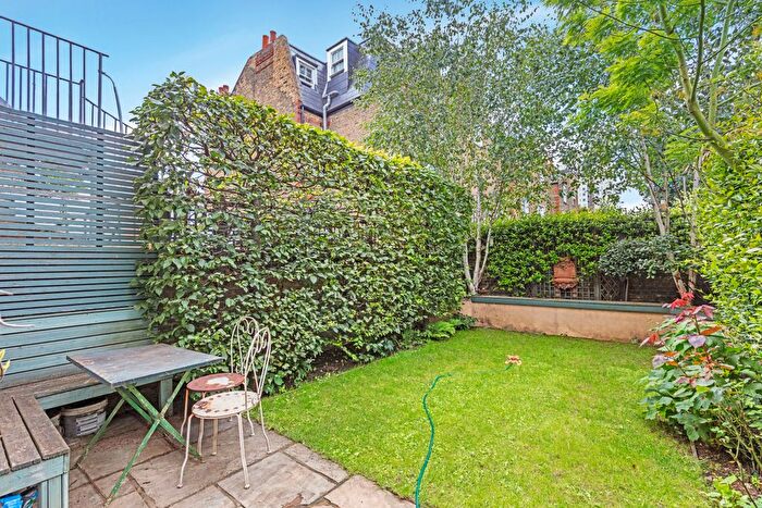 2 Bedroom Flat For Sale In Oakbury Road, Fulham, London, SW6
