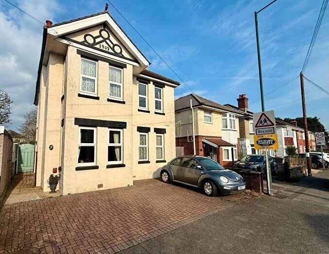 4 Bedroom Detached House For Sale In Beaufort Road, Southbourne, BH6