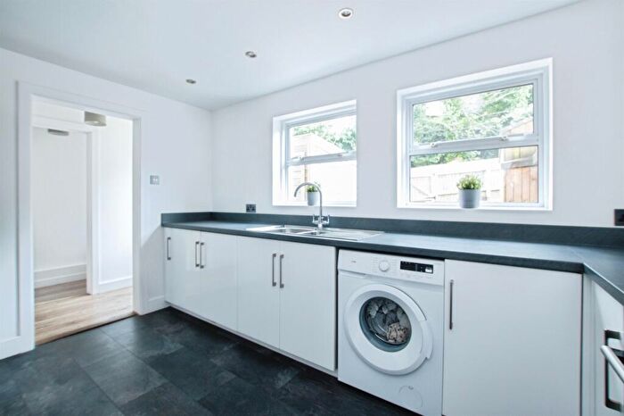 3 Bedroom End Of Terrace House For Sale In Moreys Close, West Lulworth, Wareham, BH20 - Photo 11