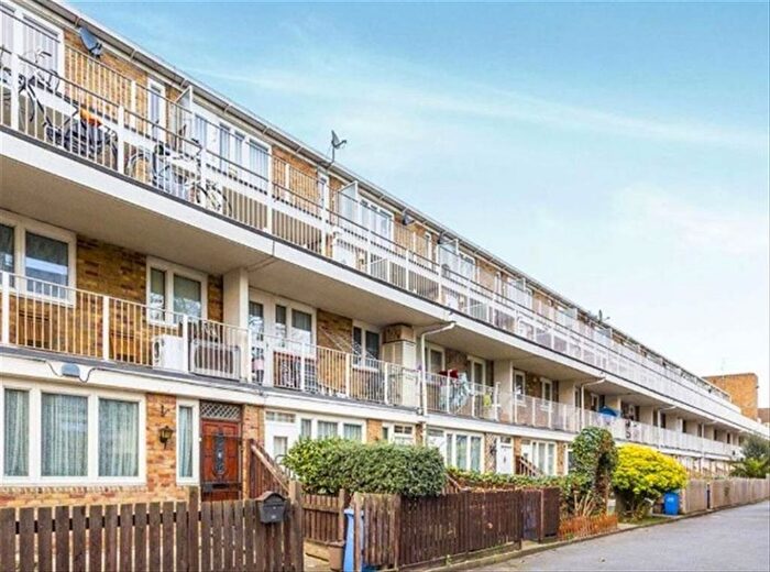 2 Bedroom Flat To Rent In Cadbury Way, Rotherhithe, SE16