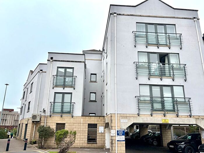 2 Bedroom Flat To Rent In Denmark Road, Poole, BH15
