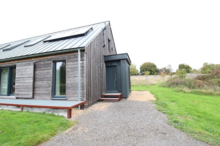 2 Bedroom Property To Rent In Hundred Acre Lane, Streat, BN6