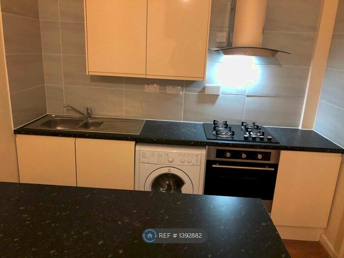 1 Bedroom Flat To Rent In Longsight, Manchester, M13