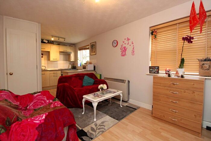 1 Bedroom Apartment To Rent In Chagny Close, Letchworth Garden City, SG6