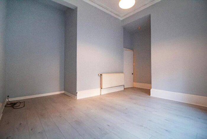 1 Bedroom Flat To Rent In Dixon Road, Queens Park, Glasgow, G42