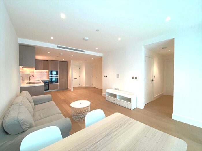 2 Bedroom Flat To Rent In Prince Of Wales Drive, London, SW11
